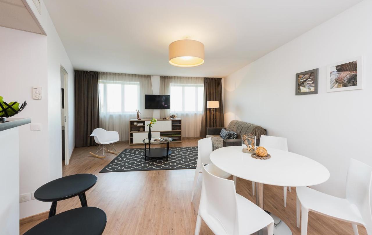 Teneo Apparthotel Talence - Arthena Buitenkant foto