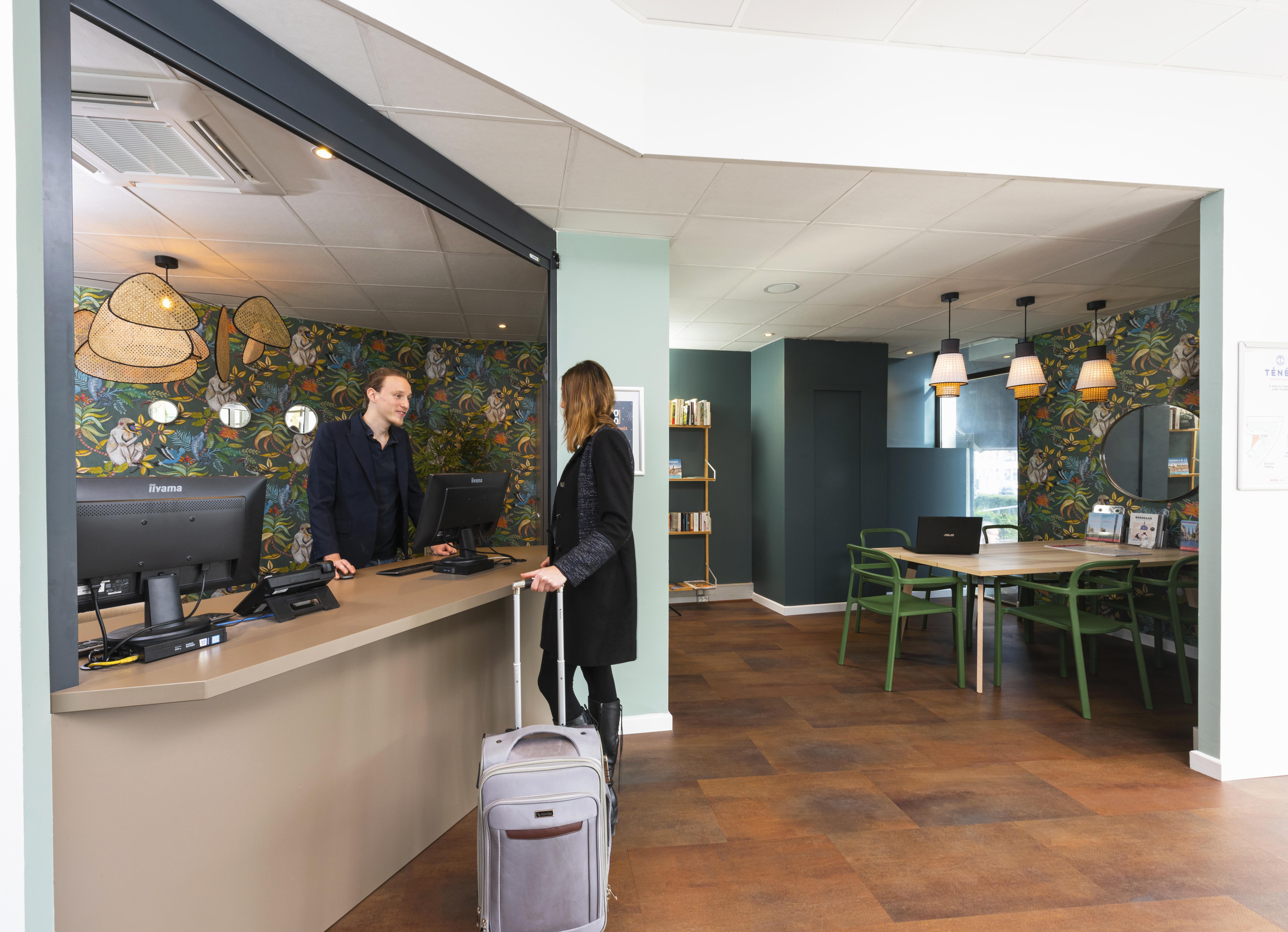 Teneo Apparthotel Talence - Arthena Buitenkant foto