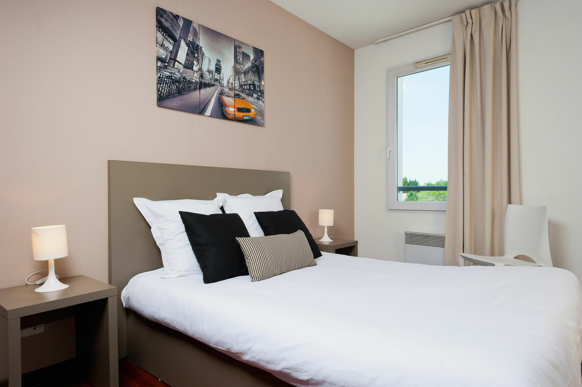 Teneo Apparthotel Talence - Arthena Buitenkant foto