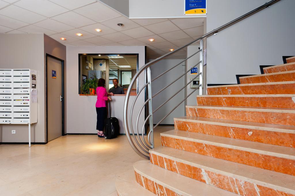 Teneo Apparthotel Talence - Arthena Buitenkant foto